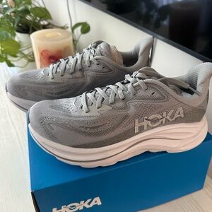 Hoka One Clifton 10 Wide in Gray (New)